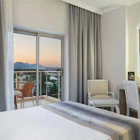 Hotel Grand Ring 5*